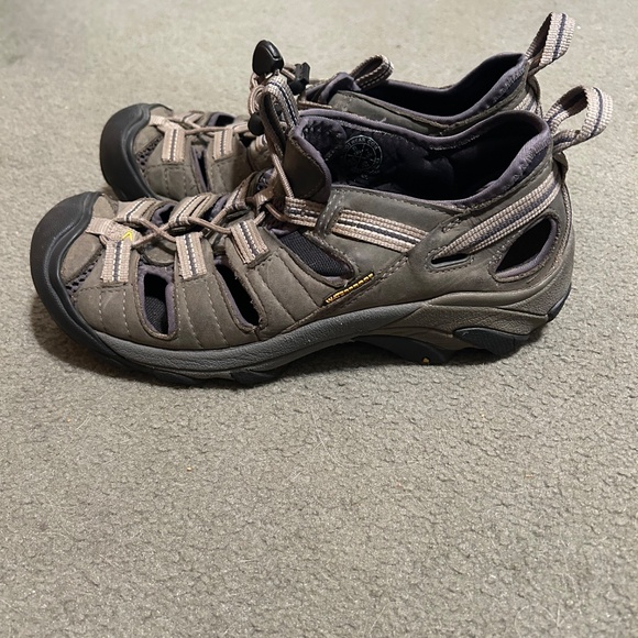 Keen Men’s Arroyo Closed Toe Waterproof Hiking Sandal - Picture 5 of 7